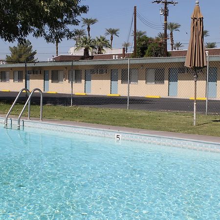 Indio Holiday Motel ภายนอก รูปภาพ