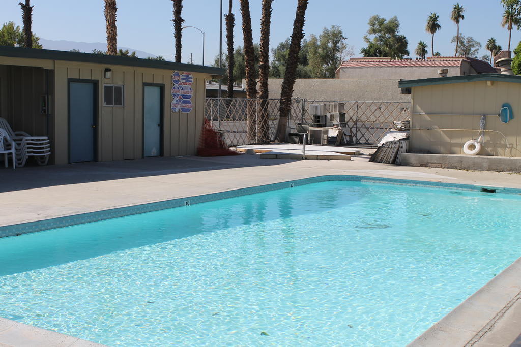 Indio Holiday Motel ภายนอก รูปภาพ