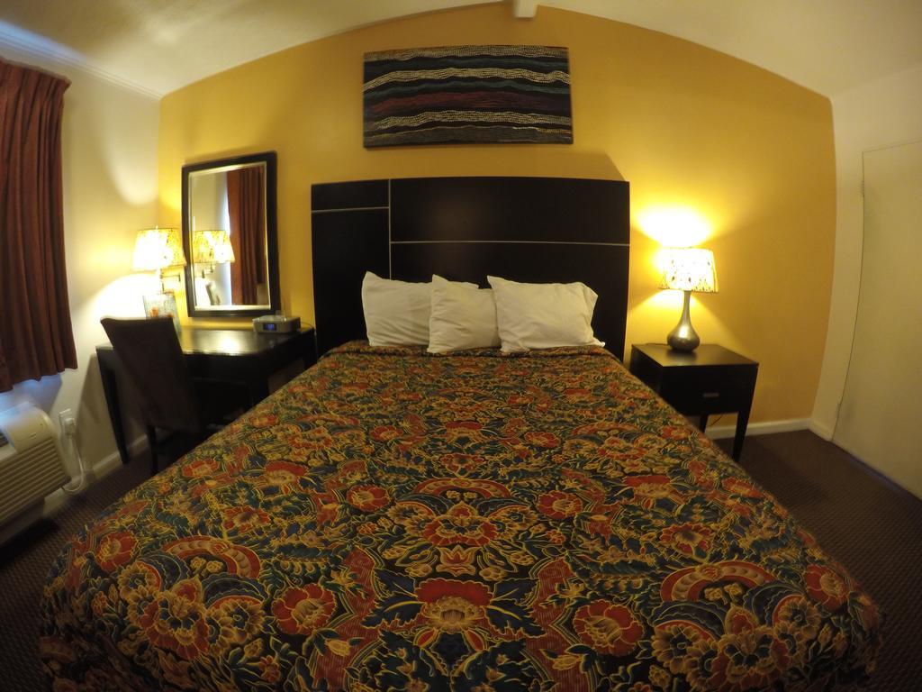 Indio Holiday Motel ภายนอก รูปภาพ