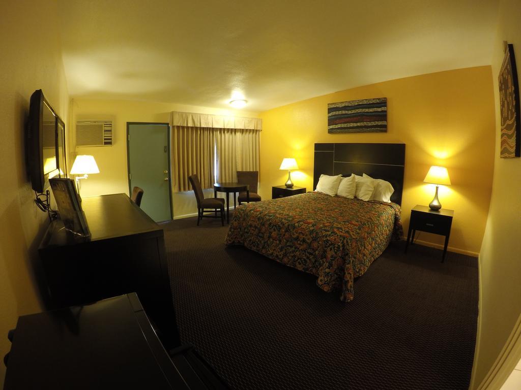 Indio Holiday Motel ภายนอก รูปภาพ