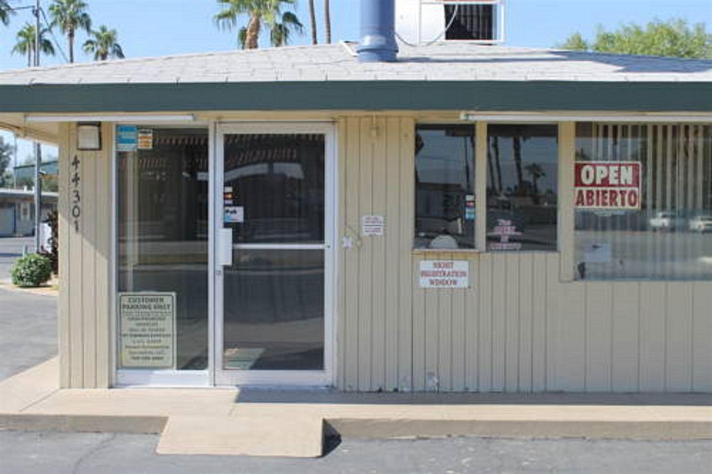 Indio Holiday Motel ภายนอก รูปภาพ