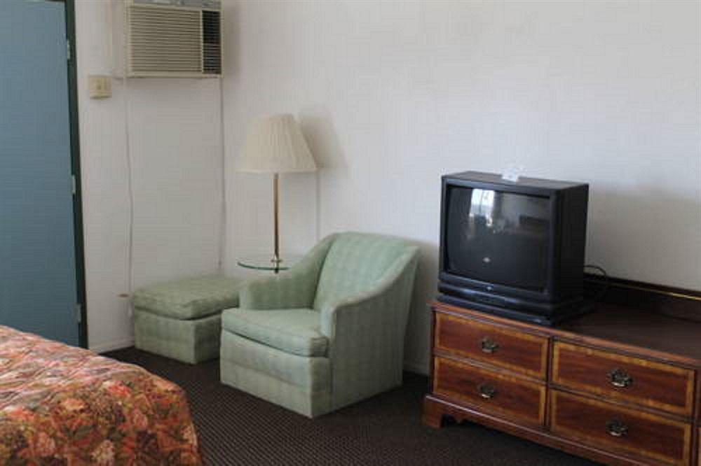 Indio Holiday Motel ภายนอก รูปภาพ