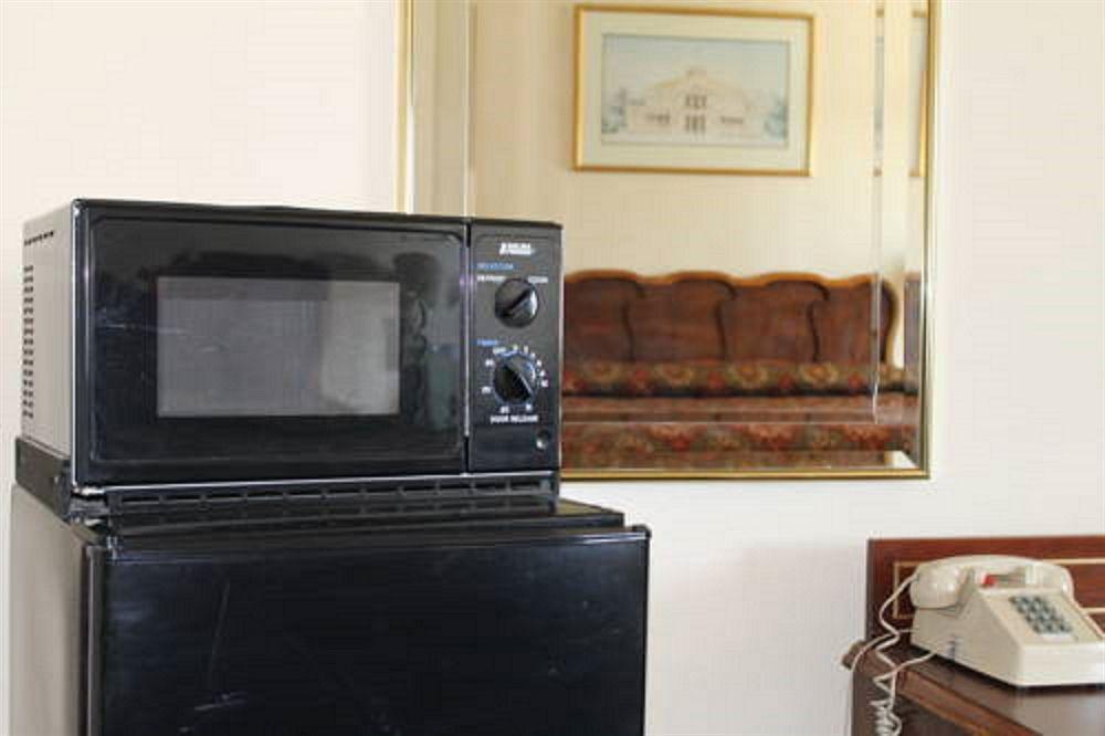 Indio Holiday Motel ภายนอก รูปภาพ