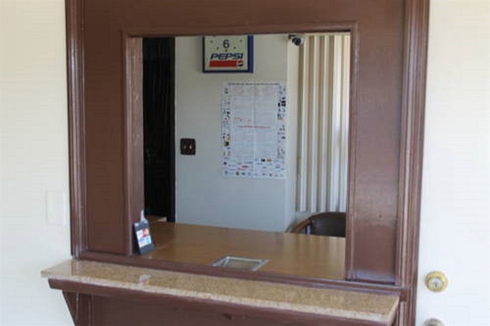 Indio Holiday Motel ภายนอก รูปภาพ