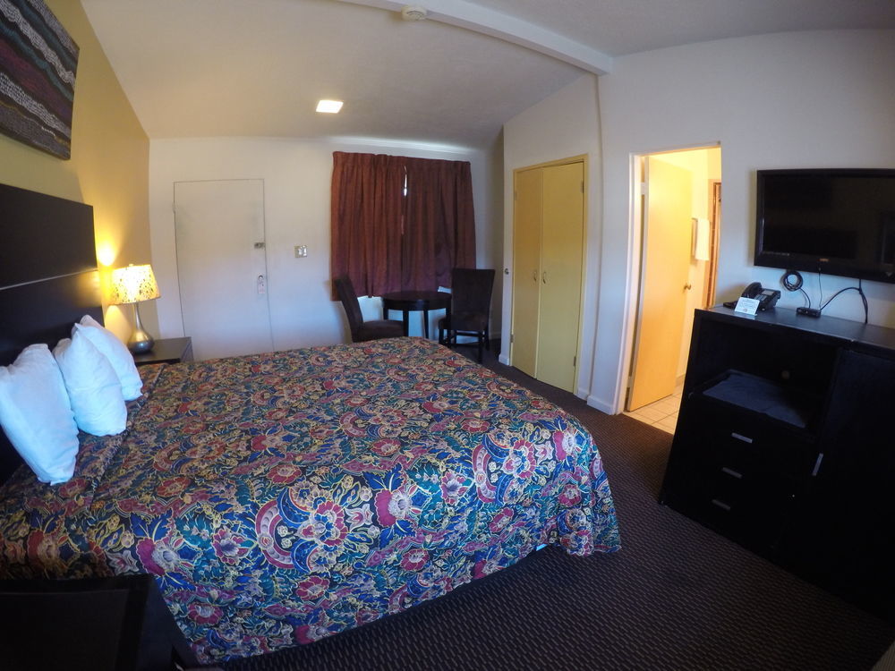 Indio Holiday Motel ภายนอก รูปภาพ